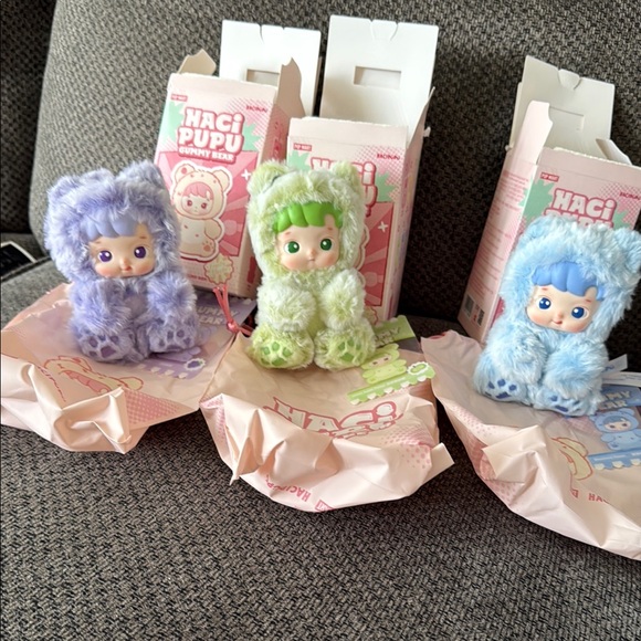 Bundle NEW authentic Popmart hacipupu gummy bears - Picture 1 of 5